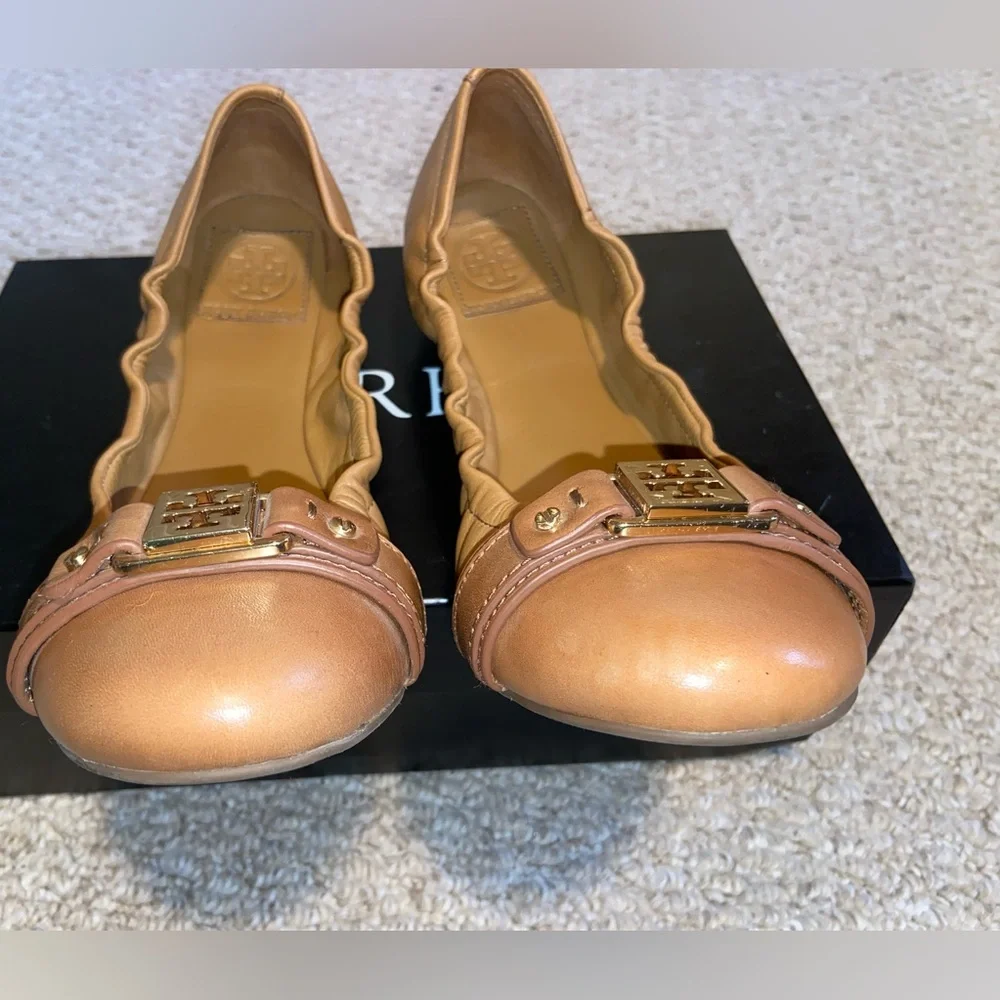 Tory Burch Ambrose Leather Logo Ballet Flats, Camel/Tan, size 9 - Picture 5 of 7